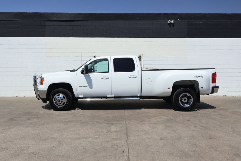 GMC Sierra 3500HD Vehicle Full-screen Gallery Image 09