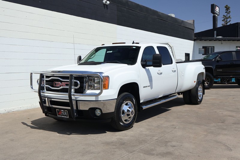 GMC Sierra 3500HD Vehicle Full-screen Gallery Image 10