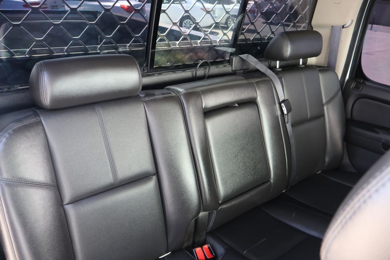 GMC Sierra 3500HD Vehicle Full-screen Gallery Image 19
