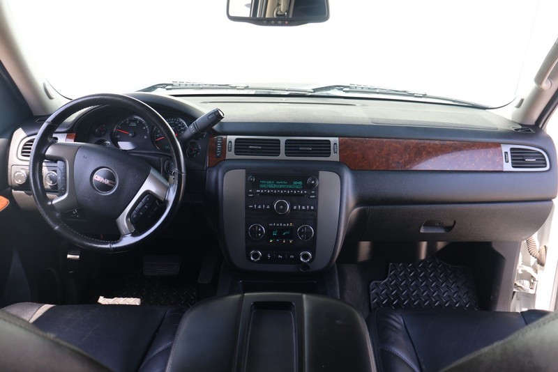 GMC Sierra 3500HD Vehicle Full-screen Gallery Image 21