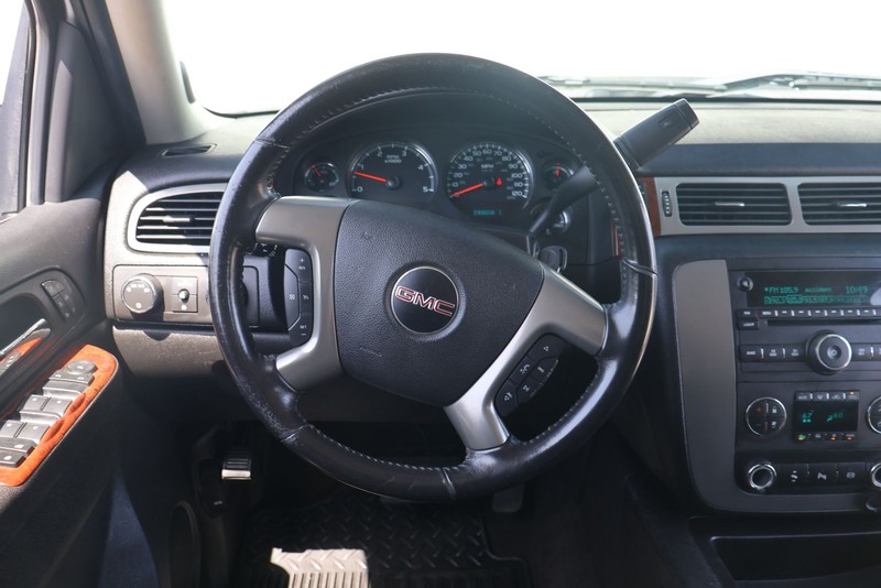 GMC Sierra 3500HD Vehicle Full-screen Gallery Image 23