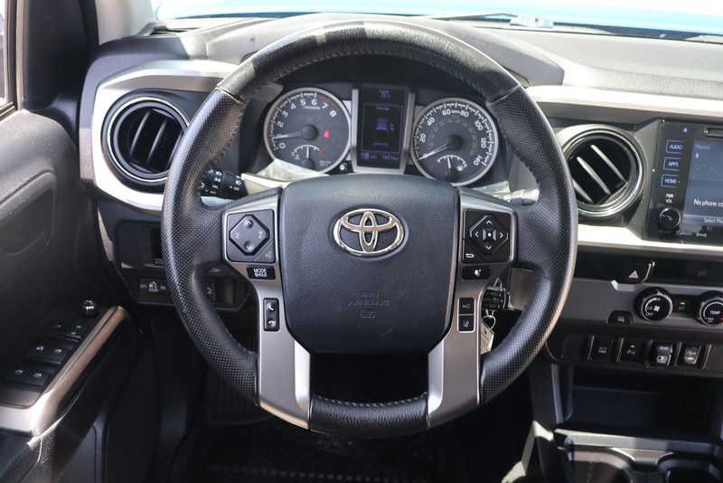 Toyota Tacoma Vehicle Full-screen Gallery Image 22