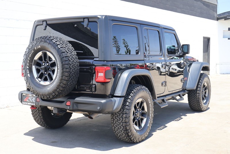 Jeep Wrangler Unlimited Vehicle Full-screen Gallery Image 05
