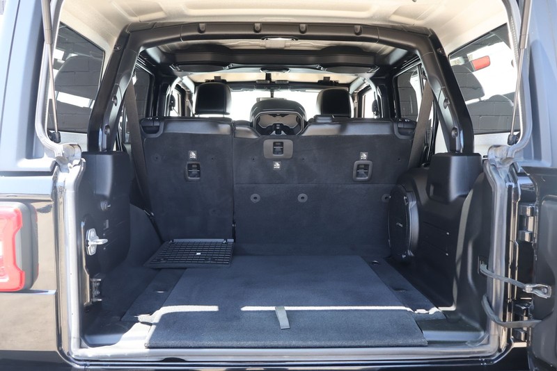 Jeep Wrangler Unlimited Vehicle Full-screen Gallery Image 08