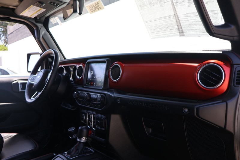 Jeep Wrangler Unlimited Vehicle Full-screen Gallery Image 18