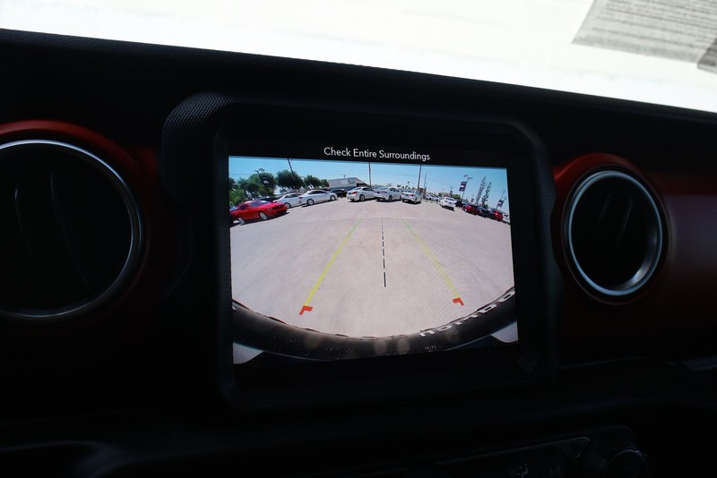 Jeep Wrangler Unlimited Vehicle Full-screen Gallery Image 28