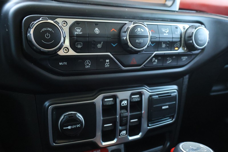 Jeep Wrangler Unlimited Vehicle Full-screen Gallery Image 29