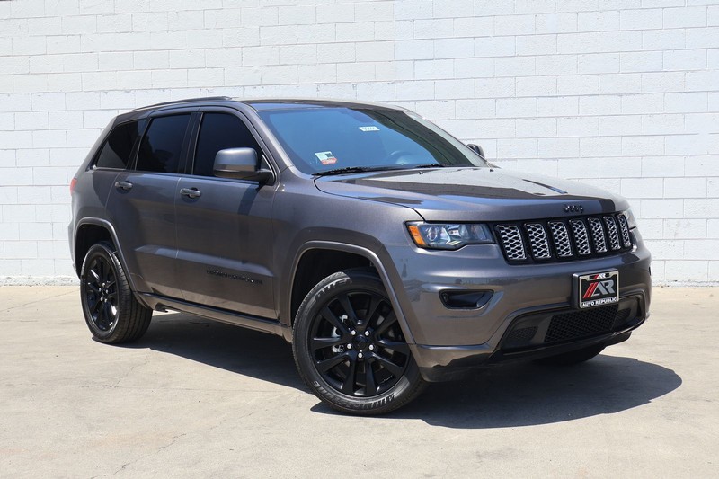 Jeep Grand Cherokee Vehicle Full-screen Gallery Image 01