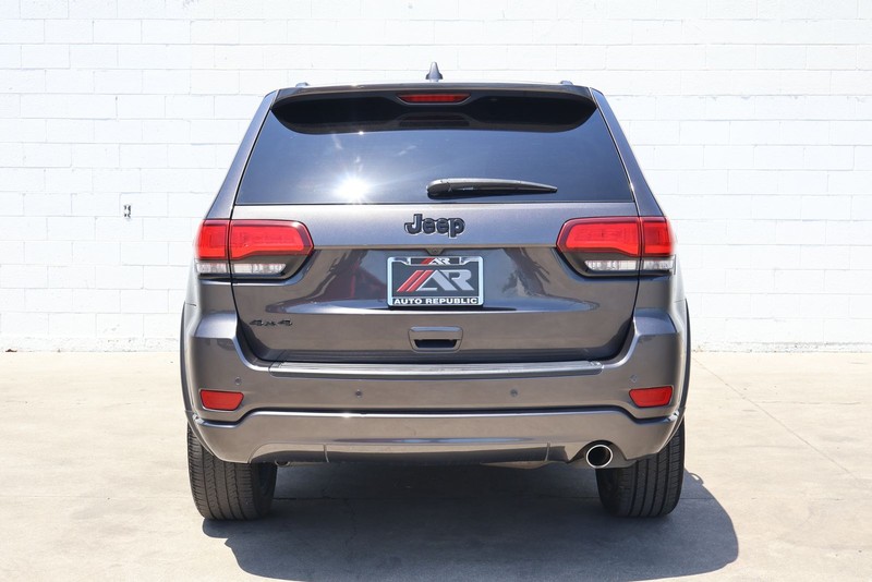 Jeep Grand Cherokee Vehicle Full-screen Gallery Image 06
