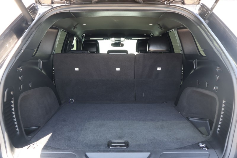 Jeep Grand Cherokee Vehicle Full-screen Gallery Image 08