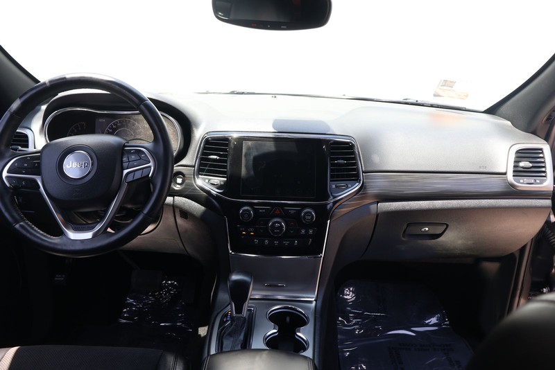 Jeep Grand Cherokee Vehicle Full-screen Gallery Image 23