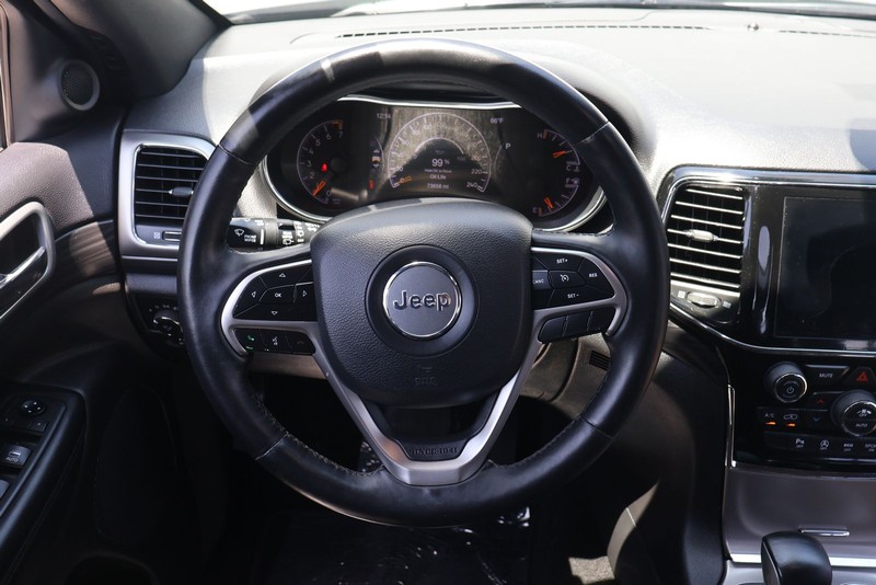 Jeep Grand Cherokee Vehicle Full-screen Gallery Image 25
