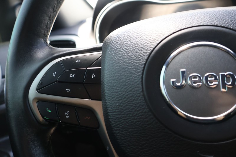 Jeep Grand Cherokee Vehicle Full-screen Gallery Image 26