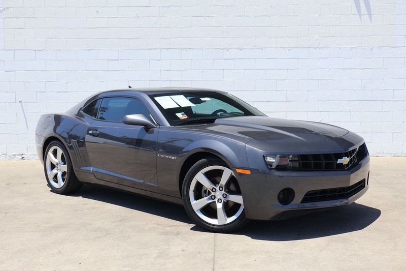 Chevrolet Camaro Vehicle Full-screen Gallery Image 01