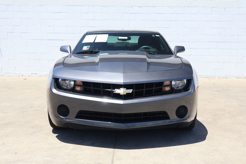 Chevrolet Camaro Vehicle Full-screen Gallery Image 02