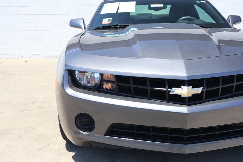 Chevrolet Camaro Vehicle Full-screen Gallery Image 03