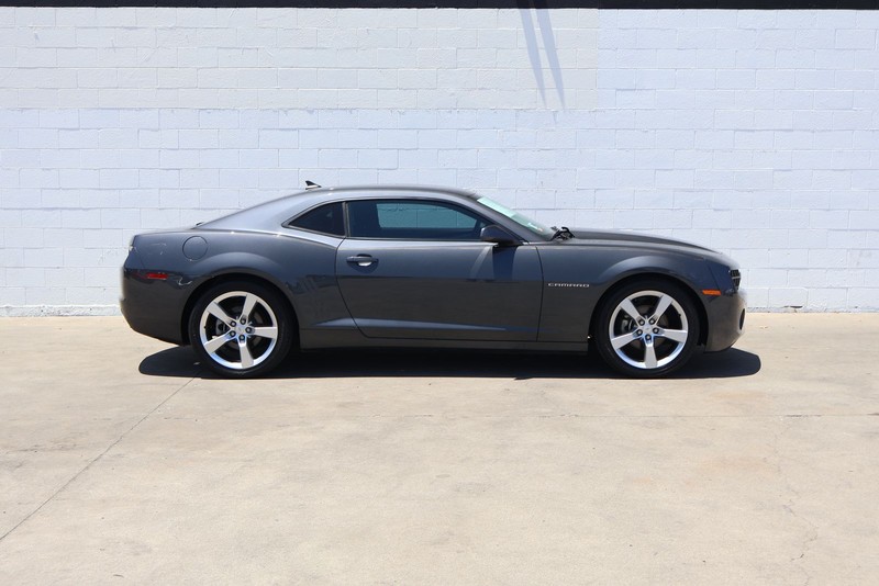 Chevrolet Camaro Vehicle Full-screen Gallery Image 04