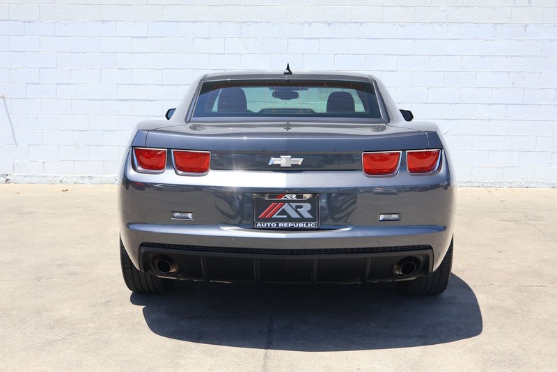 Chevrolet Camaro Vehicle Full-screen Gallery Image 06