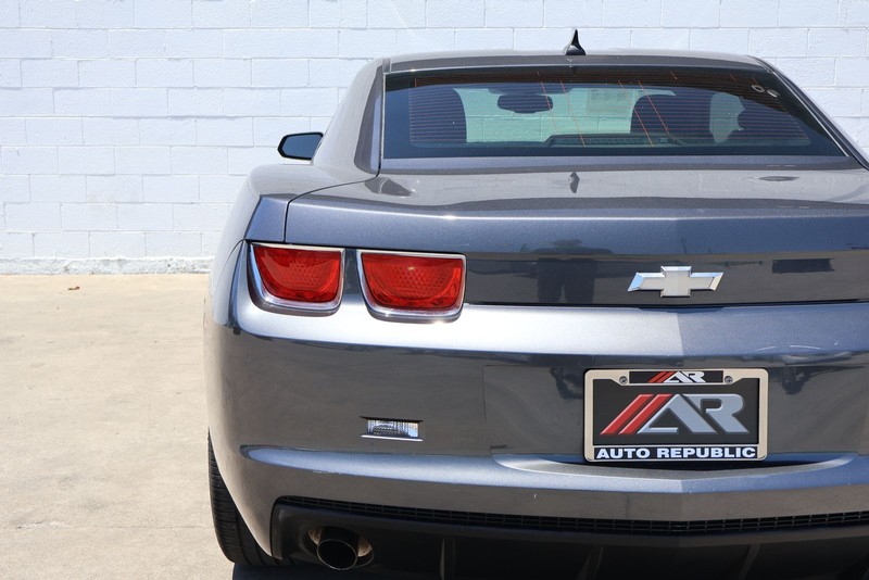 Chevrolet Camaro Vehicle Full-screen Gallery Image 07