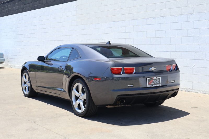 Chevrolet Camaro Vehicle Full-screen Gallery Image 09