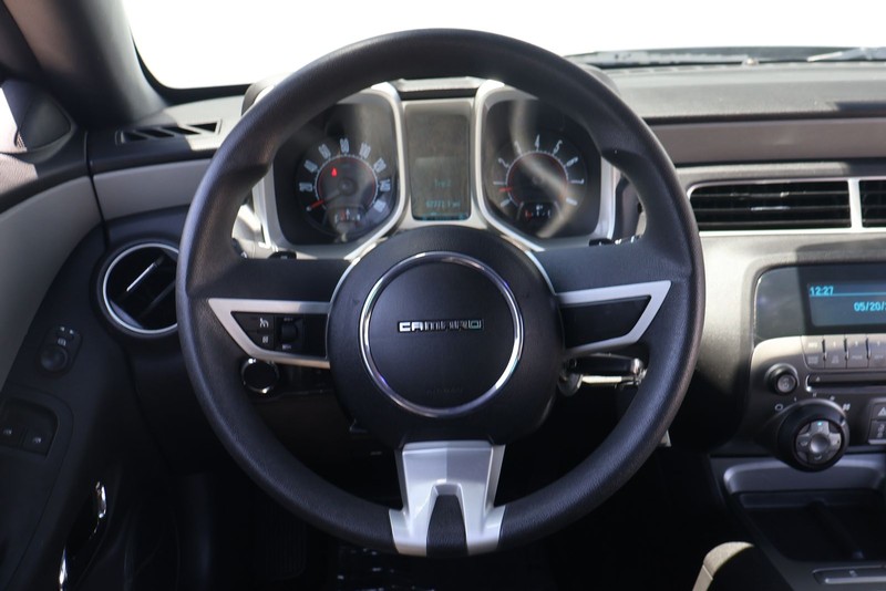 Chevrolet Camaro Vehicle Full-screen Gallery Image 22