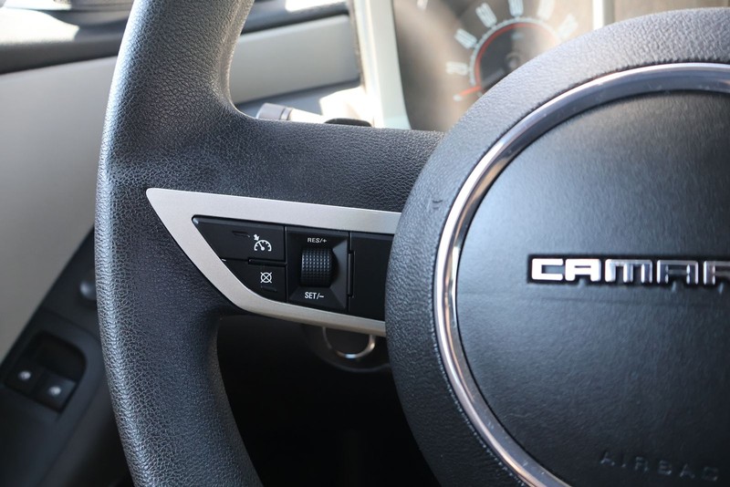 Chevrolet Camaro Vehicle Full-screen Gallery Image 23