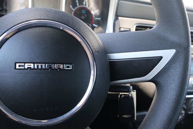 Chevrolet Camaro Vehicle Full-screen Gallery Image 24