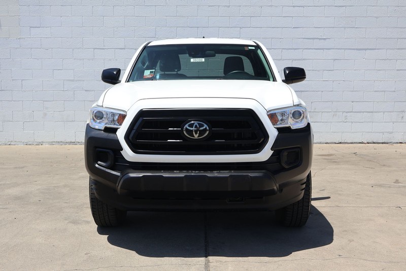 Toyota Tacoma 4WD Vehicle Full-screen Gallery Image 03