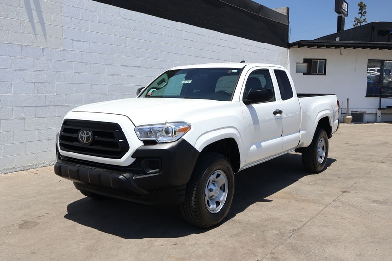 Toyota Tacoma 4WD Vehicle Full-screen Gallery Image 11