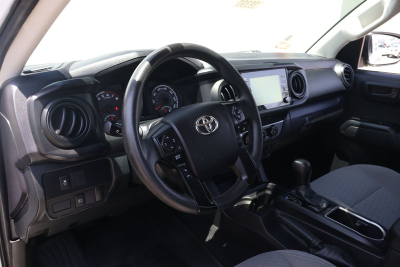 Toyota Tacoma 4WD Vehicle Full-screen Gallery Image 15
