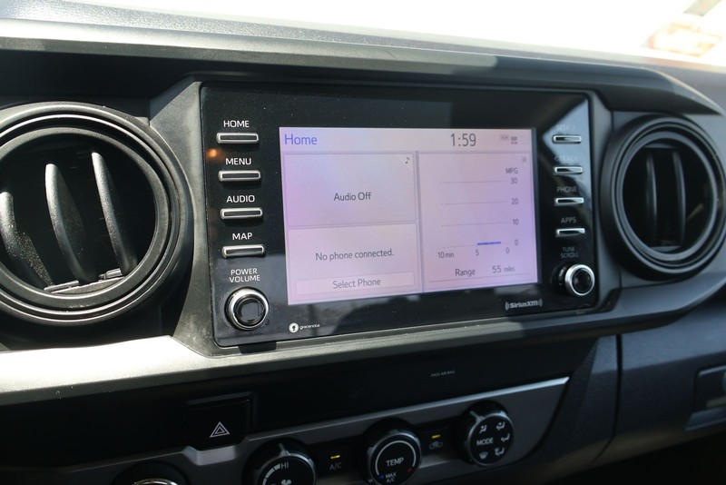 Toyota Tacoma 4WD Vehicle Full-screen Gallery Image 26