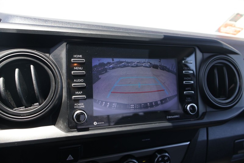 Toyota Tacoma 4WD Vehicle Full-screen Gallery Image 27
