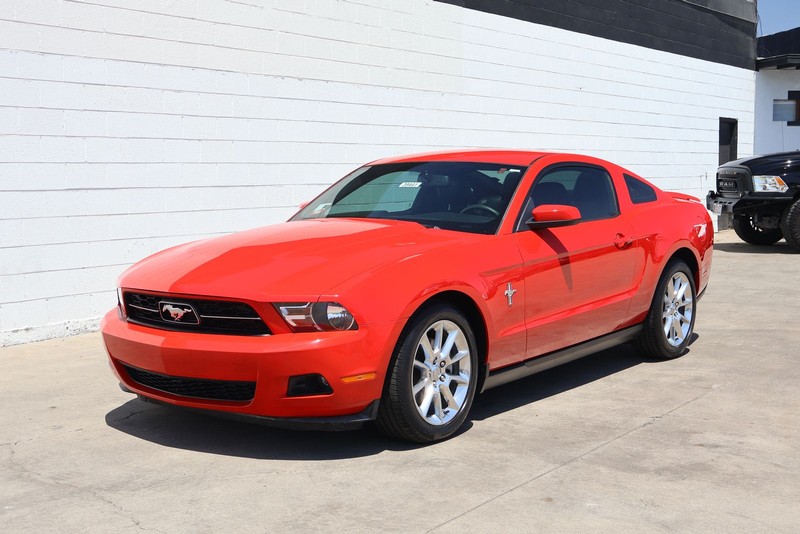 Ford Mustang Vehicle Full-screen Gallery Image 11
