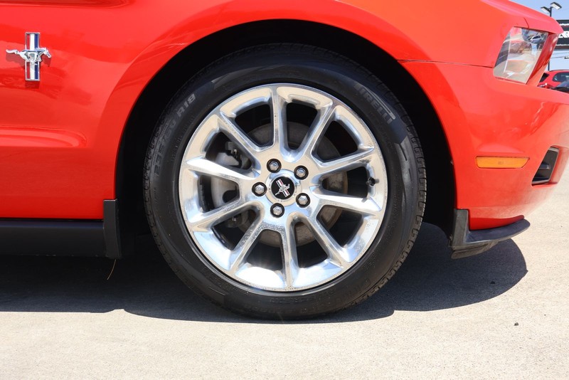 Ford Mustang Vehicle Full-screen Gallery Image 13