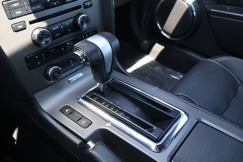 Ford Mustang Vehicle Full-screen Gallery Image 27