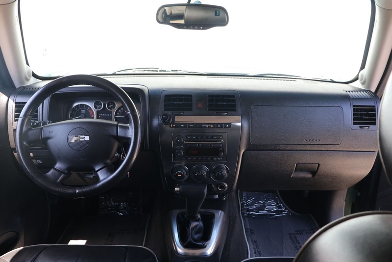 HUMMER H3 Vehicle Full-screen Gallery Image 20