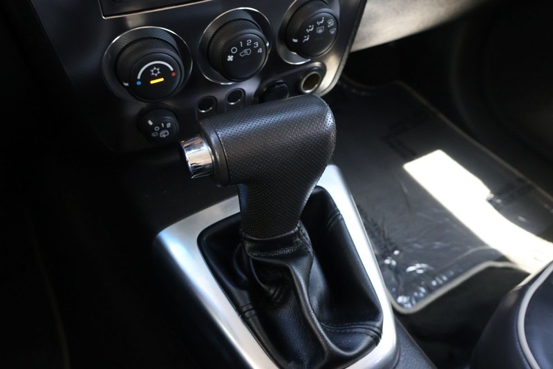 HUMMER H3 Vehicle Full-screen Gallery Image 26