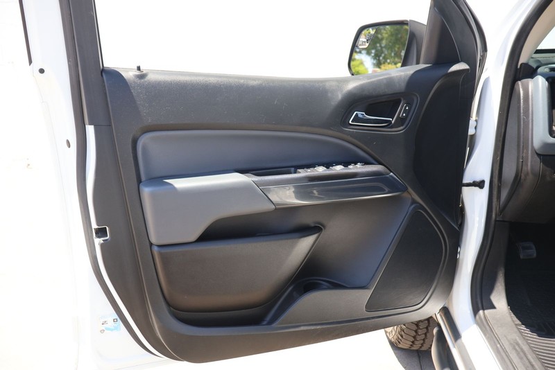 Chevrolet Colorado Vehicle Full-screen Gallery Image 14
