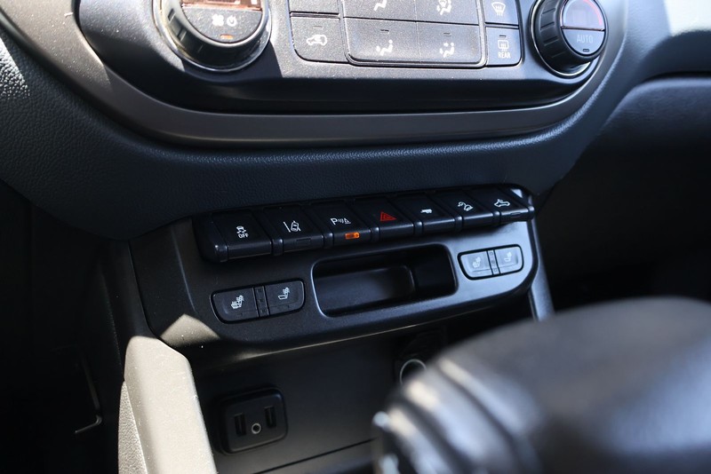 Chevrolet Colorado Vehicle Full-screen Gallery Image 28