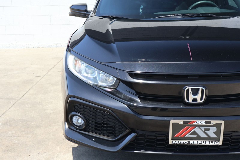 Honda Civic Hatchback Vehicle Full-screen Gallery Image 03