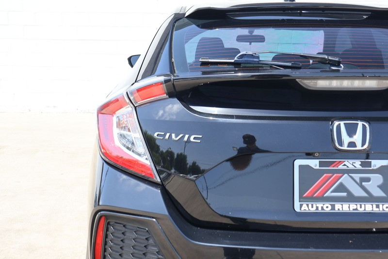 Honda Civic Hatchback Vehicle Full-screen Gallery Image 07