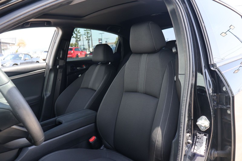 Honda Civic Hatchback Vehicle Full-screen Gallery Image 16