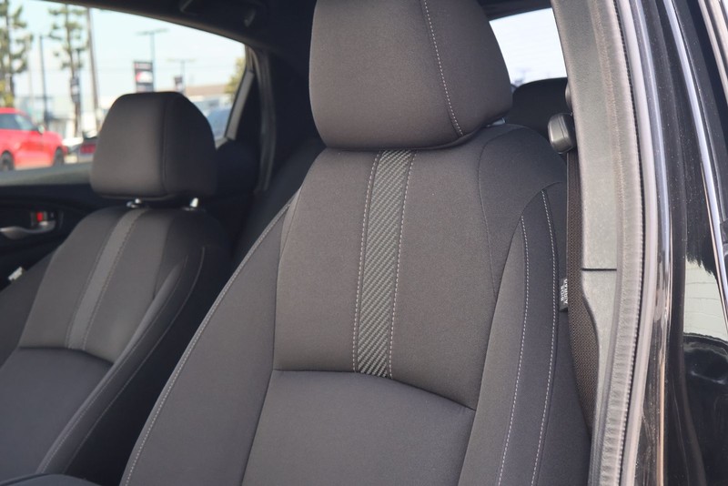 Honda Civic Hatchback Vehicle Full-screen Gallery Image 17