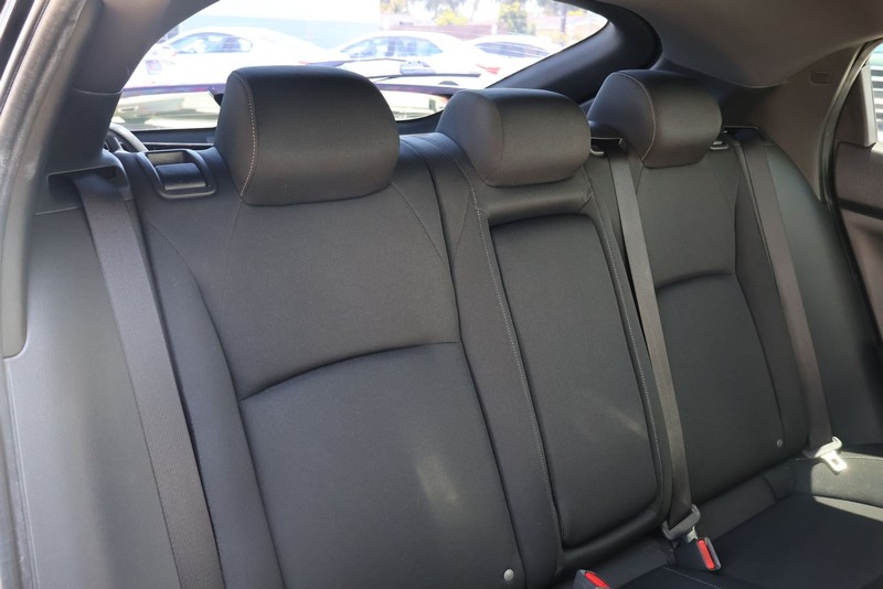 Honda Civic Hatchback Vehicle Full-screen Gallery Image 19