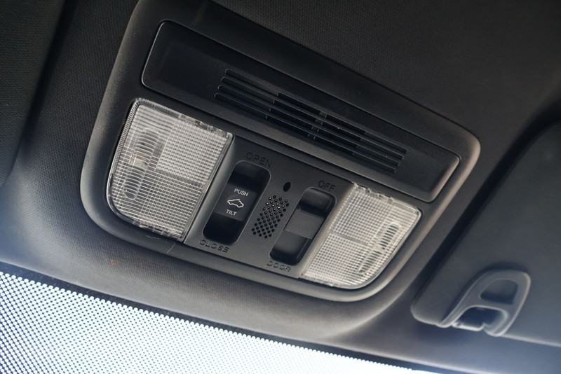 Honda Civic Hatchback Vehicle Full-screen Gallery Image 29