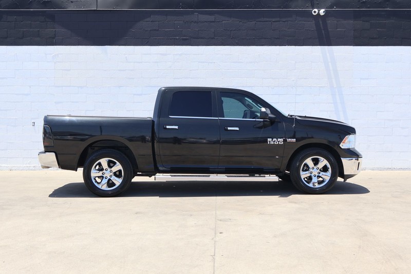 Ram 1500 Vehicle Full-screen Gallery Image 01