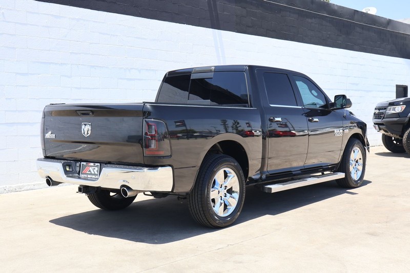 Ram 1500 Vehicle Full-screen Gallery Image 04