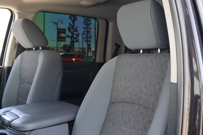 Ram 1500 Vehicle Full-screen Gallery Image 16