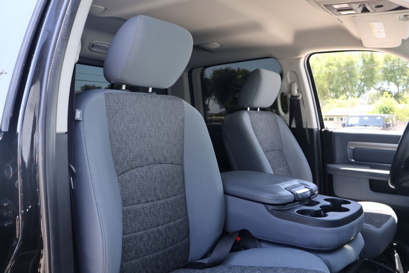 Ram 1500 Vehicle Full-screen Gallery Image 18