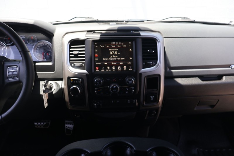 Ram 1500 Vehicle Full-screen Gallery Image 25